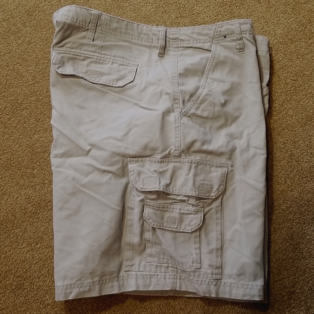 Cotton cargo shorts - Picture 3 of 5